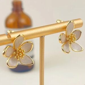Flower Vintage Earring